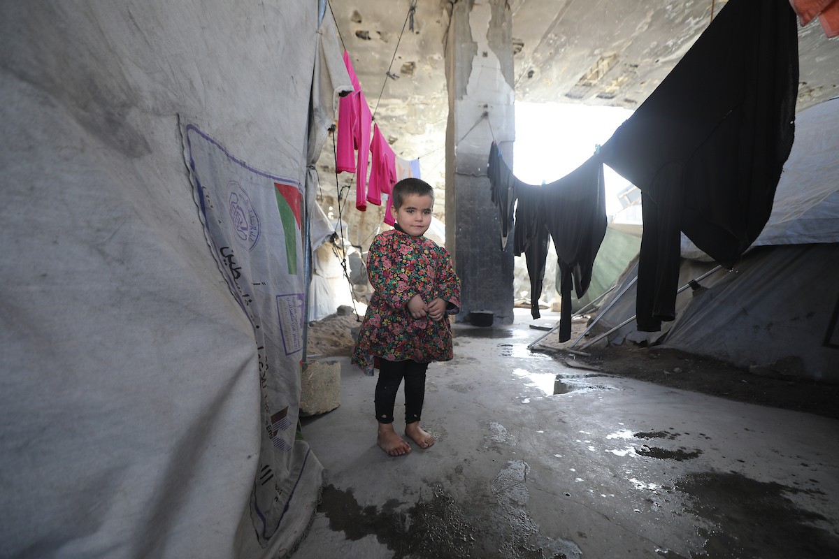 يستقبل الفلسطينيون شهر رمضان وسط دمار غير مسبوق للمباني، بما فيها المساجد التي يؤدون فيها شعائرهم الدينية. مدينة غزة، 19 فبراير/شباط 2026. صورة: عمر أشتوي