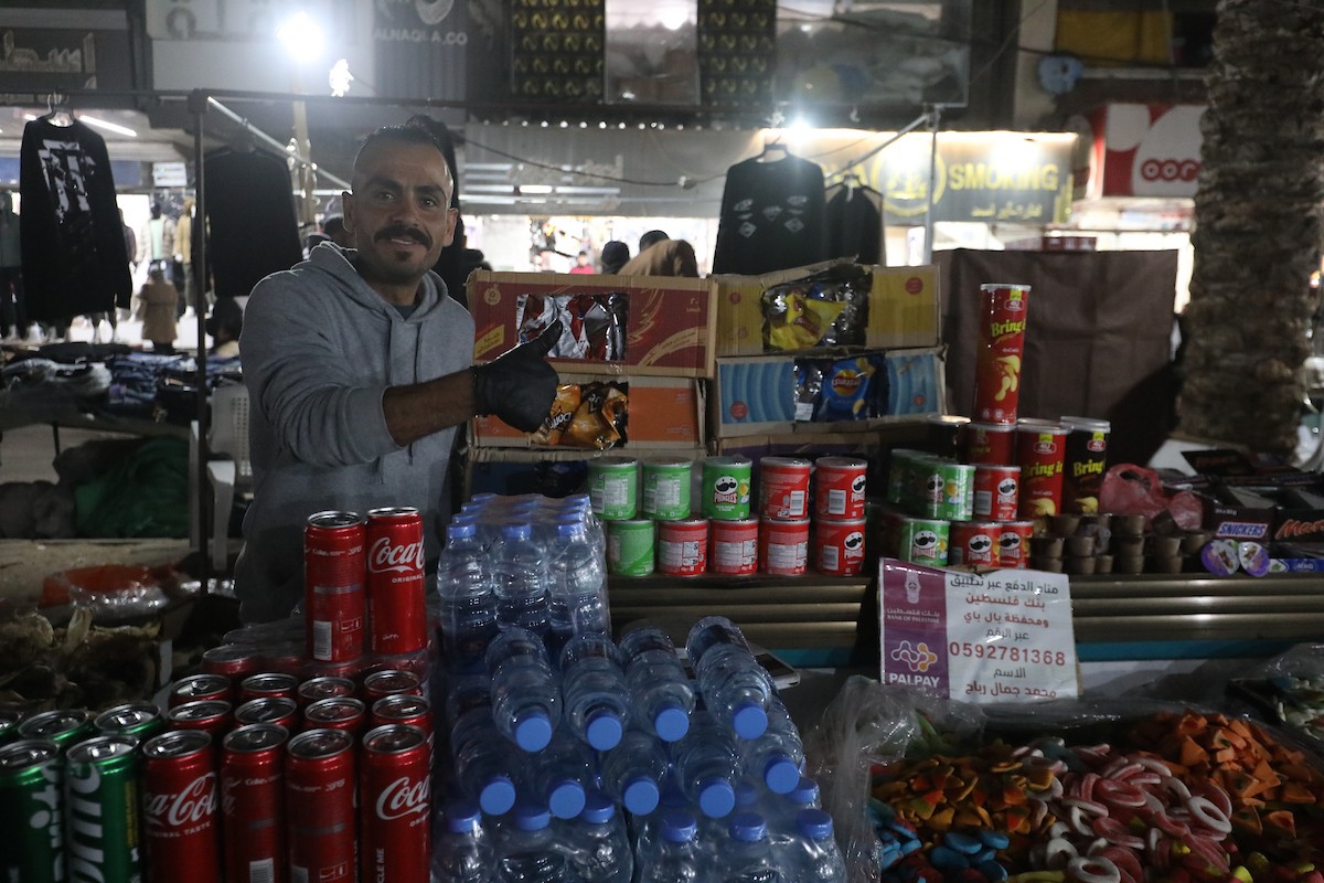 استقبل الفلسطينيون حلول شهر رمضان بفرح واحتفال في مخيم النصيرات للاجئين، بعد عامين من حرب جلبت معاناة هائلة للسكان في قطاع غزة، وسط قطاع غزة، 17 فبراير/شباط 2026. تصوير: معز صالحي