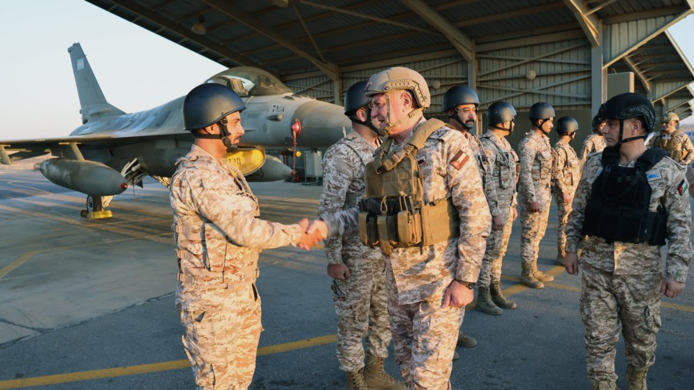 اللواء الركن الحنيطي يزور وحدة صواريخ الهوك معدل 20 ويشارك مرتبات قاعدة الشهيد موفق السلطي مأدبة الإفطار 1111.jpeg