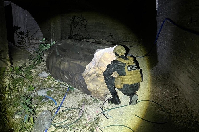 الشرطة تتعامل مع شظايا صاروخية سقطت في عدة مناطق بمحافظة بيت لحم 1.jpeg