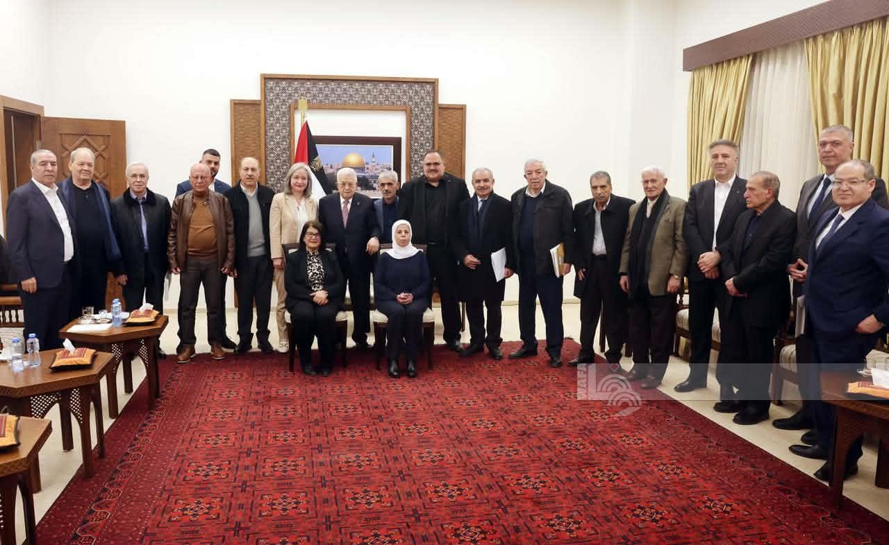 رام الله - الرئيس محمود عباس، خلال ترؤسه اجتماع اللجنة التحضيرية للمؤتمر العام الثامن لحركة فتح