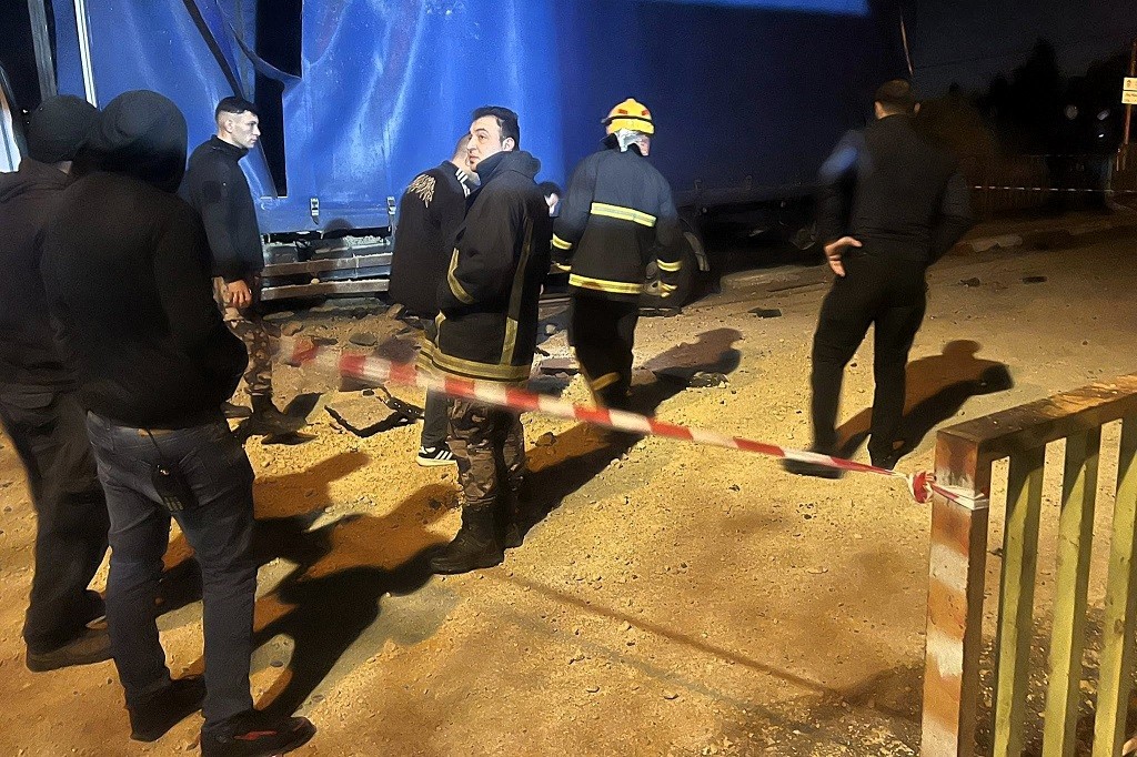 الدفاع المدني يتعامل مع 13 حالة تساقط شظايا صواريخ في الساعات الـ24 الماضية.jpg