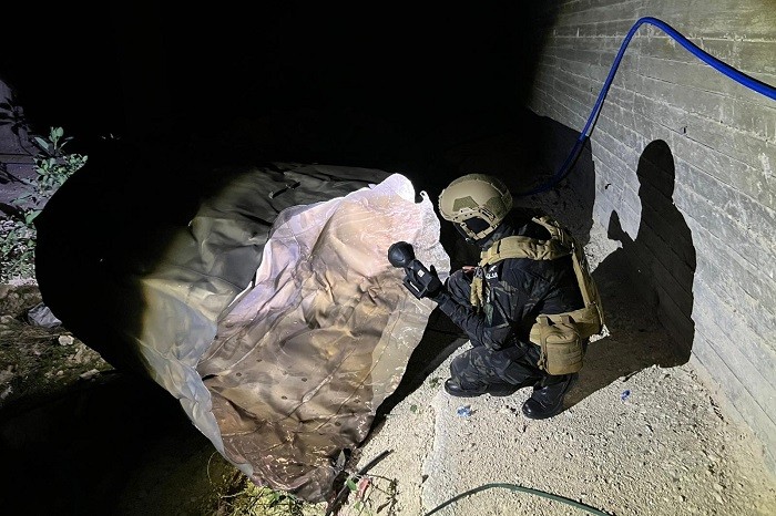 الشرطة تتعامل مع شظايا صاروخية سقطت في عدة مناطق بمحافظة بيت لحم 2.jpeg