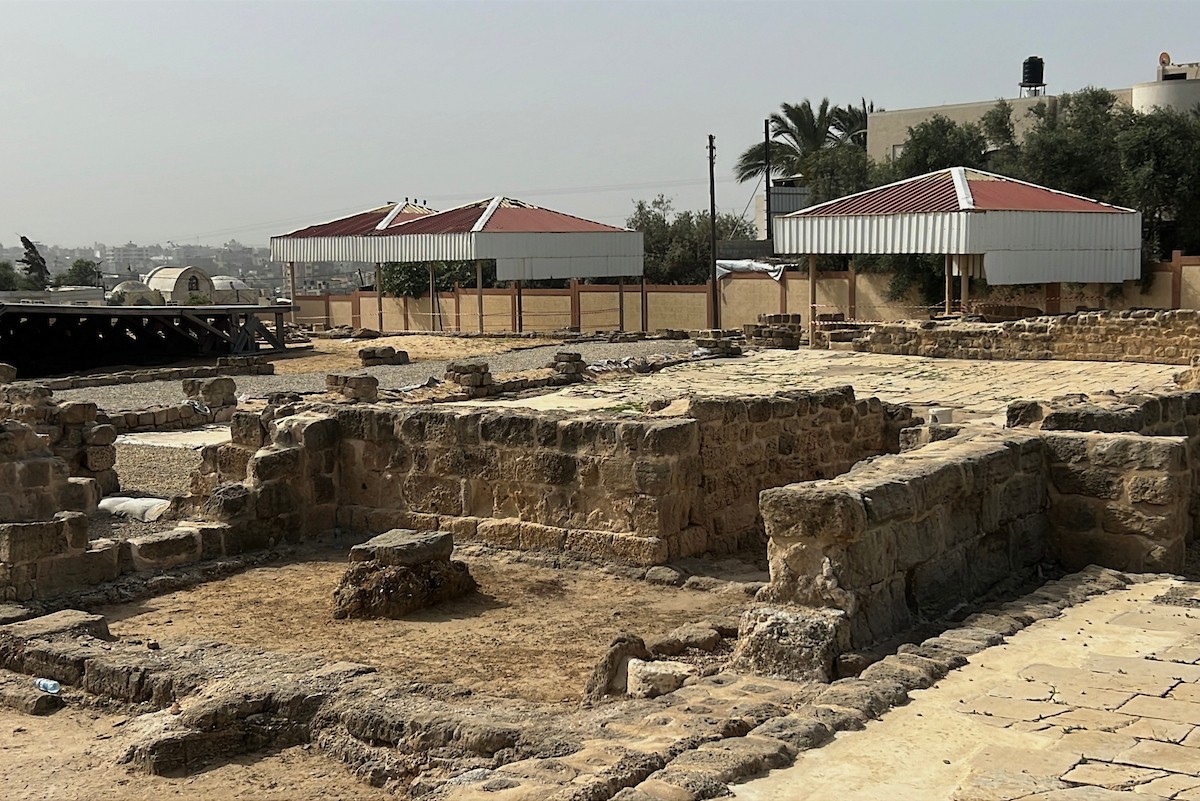 دير القديس هيلاريون وسط قطاع غزة المدرج على قائمة التراث العالمي وأحد أقدم المواقع الأثرية في الشرق الأوسط معرّض للخطر بسبب العدوان الإسرائيلي، النصيرات – وسط قطاع غزة، 18 أبريل/نيسان 2026، تصوير: يوسف أبو طفة