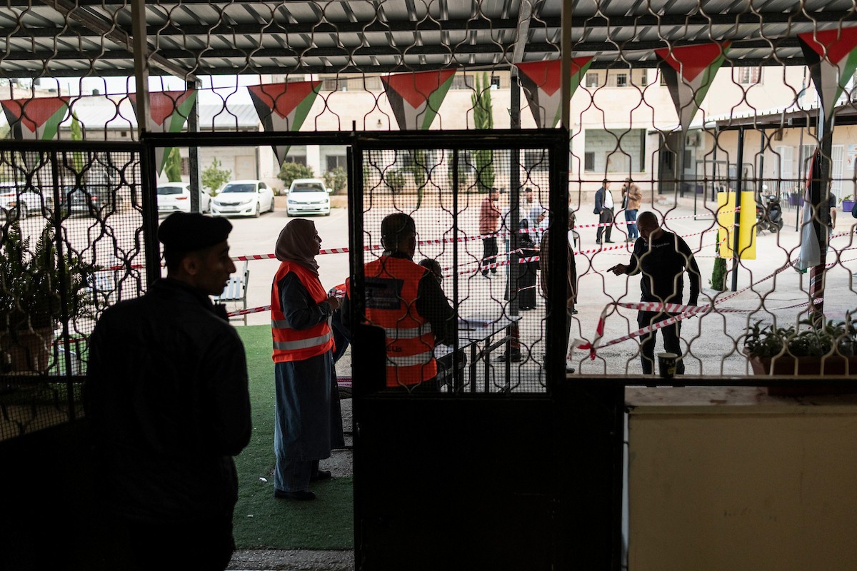 25 أبريل/نيسان 2026، الناخبون يدلون بأصواتهم في مراكز اقتراع انتخابات الهيئات المحلية لعام 2026 في جنين  شمال الضفة الغربية  (Credit Image: © Matteo Placucci/ZUMA Press Wire\ APA Images )