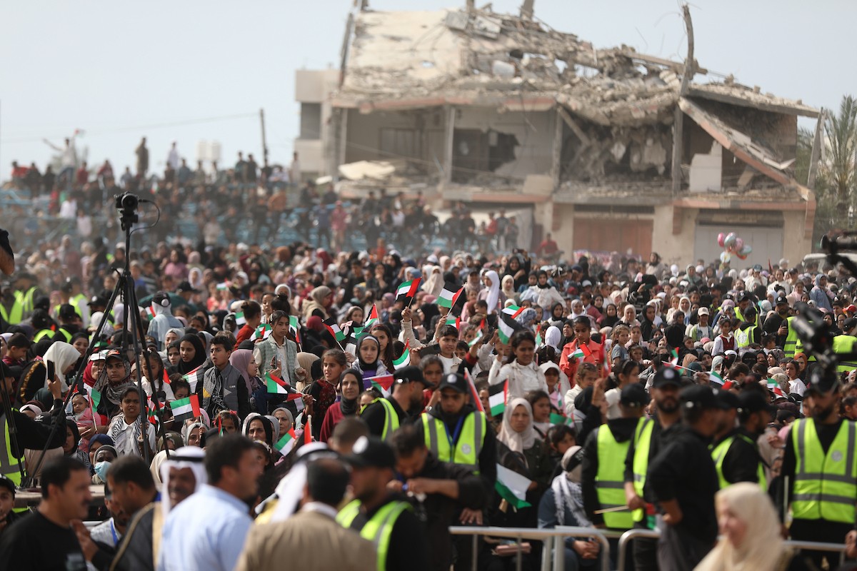 حفل زفاف جماعي لنحو 300 عروس وعريس، تحت عنوان فستان الفرح 2، نظمته مؤسسة الفارس الشم في دير البلح، وسط قطاع غزة، في 24 أبريل/نيسان 2026، (صورة: معز صالحي)