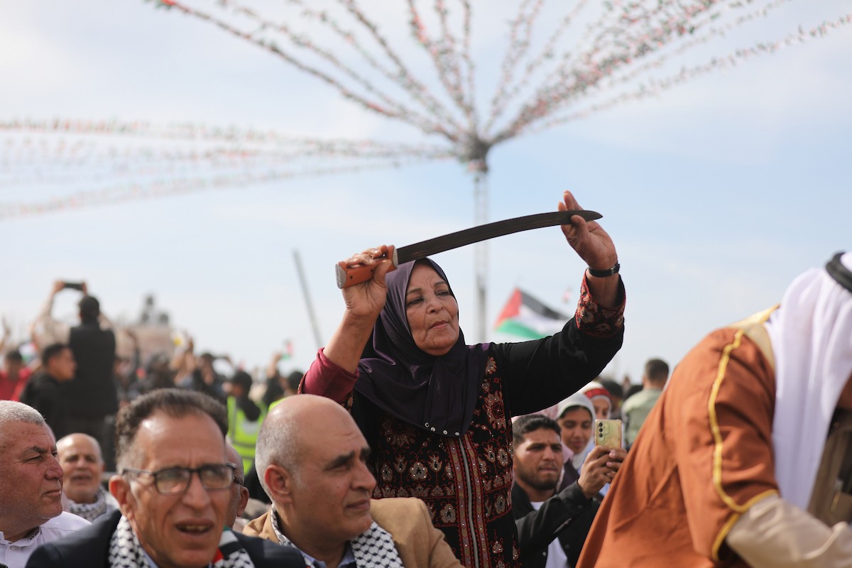 حفل زفاف جماعي لنحو 300 عروس وعريس، تحت عنوان فستان الفرح 2، نظمته مؤسسة الفارس الشم في دير البلح، وسط قطاع غزة، في 24 أبريل/نيسان 2026، (صورة: معز صالحي)