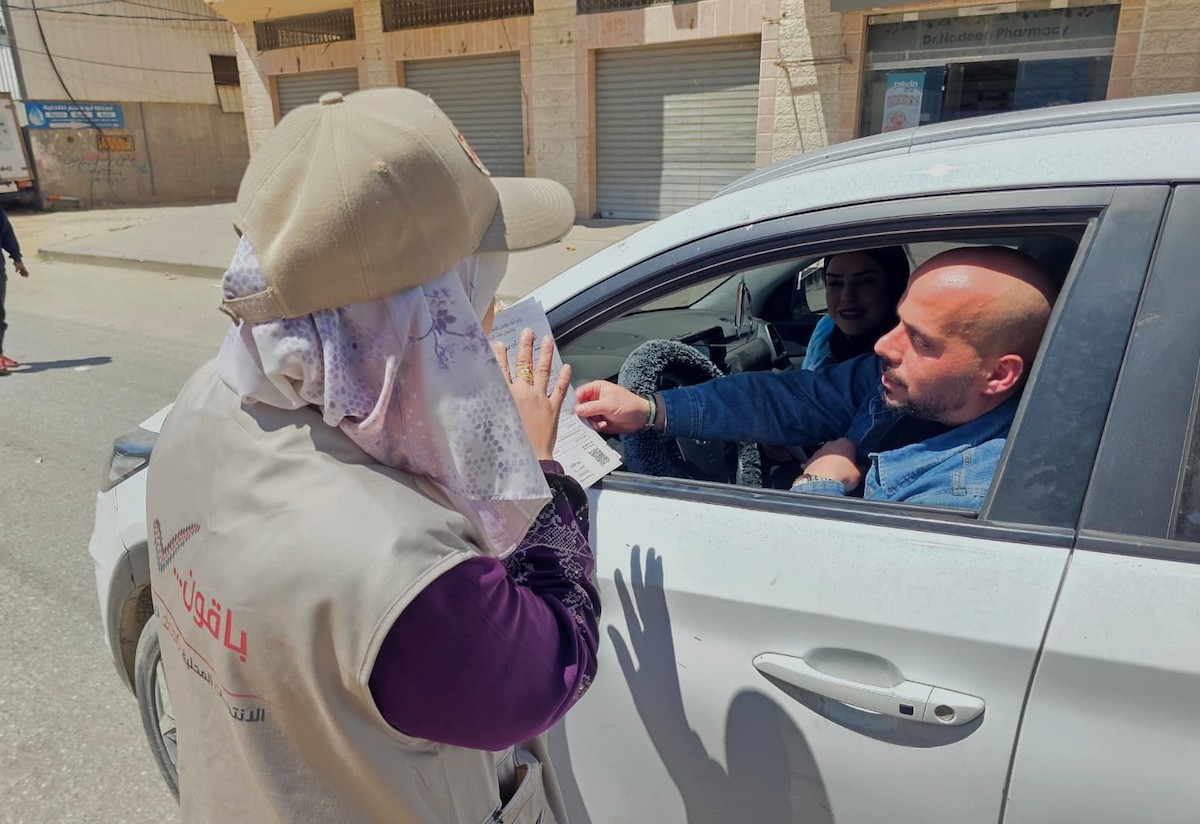 الحملة الانتخابية في مدينة دير البلح وسط قطاع غزة في 12 أبريل/نيسان 2026، ضمن الانتخابات المحلية المقرر إجراؤها في 25 أبريل/نيسان (صورة: أحمد إبراهيم)