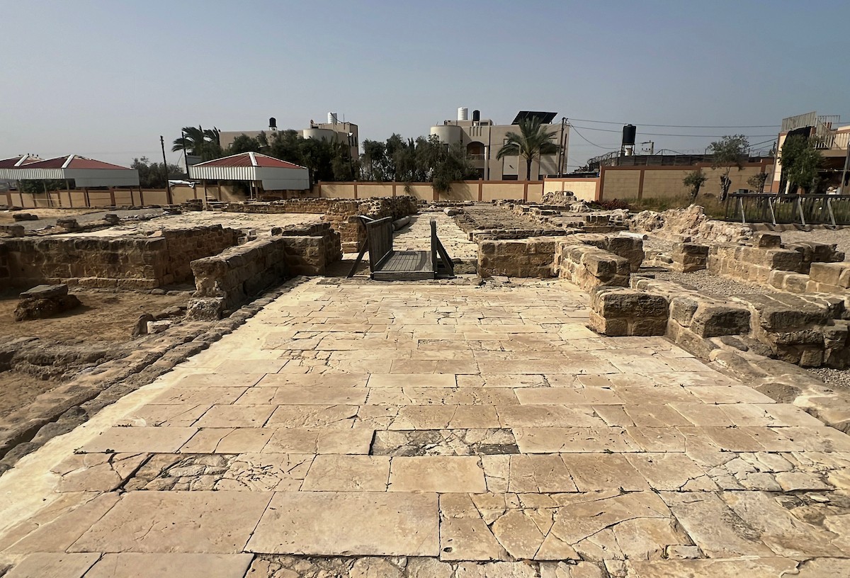 دير القديس هيلاريون وسط قطاع غزة المدرج على قائمة التراث العالمي وأحد أقدم المواقع الأثرية في الشرق الأوسط معرّض للخطر بسبب العدوان الإسرائيلي، النصيرات – وسط قطاع غزة، 18 أبريل/نيسان 2026، تصوير: يوسف أبو طفة