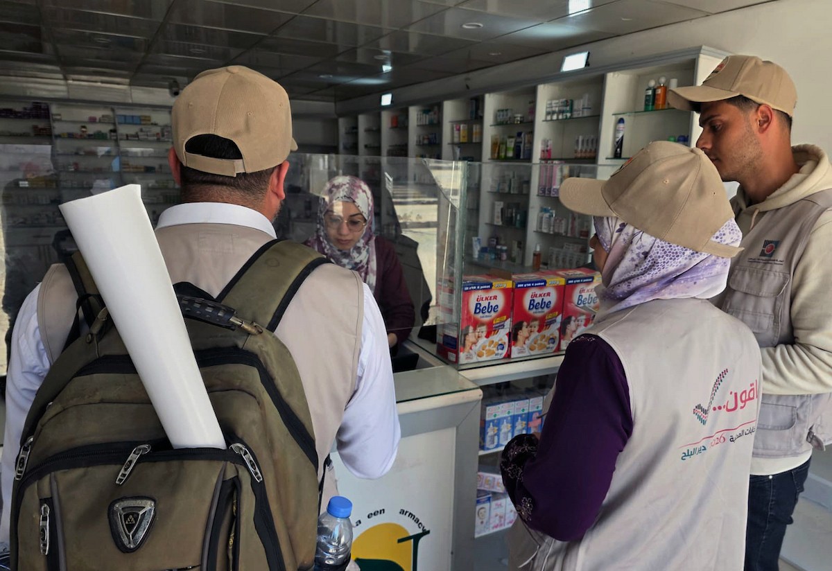 الحملة الانتخابية في مدينة دير البلح وسط قطاع غزة في 12 أبريل/نيسان 2026، ضمن الانتخابات المحلية المقرر إجراؤها في 25 أبريل/نيسان (صورة: أحمد إبراهيم)