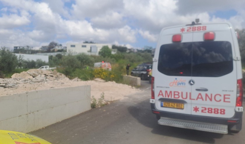 من المكان.jpg