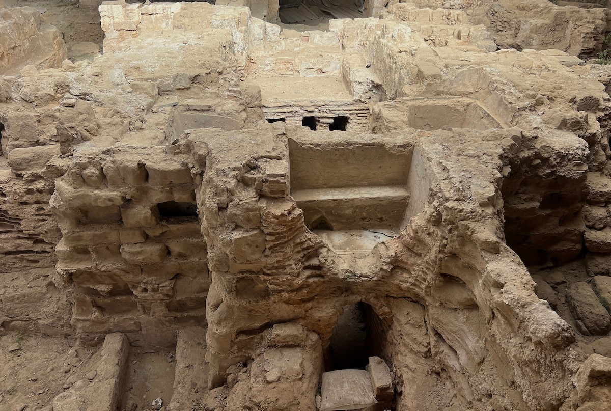 دير القديس هيلاريون وسط قطاع غزة المدرج على قائمة التراث العالمي وأحد أقدم المواقع الأثرية في الشرق الأوسط معرّض للخطر بسبب العدوان الإسرائيلي، النصيرات – وسط قطاع غزة، 18 أبريل/نيسان 2026، تصوير: يوسف أبو طفة