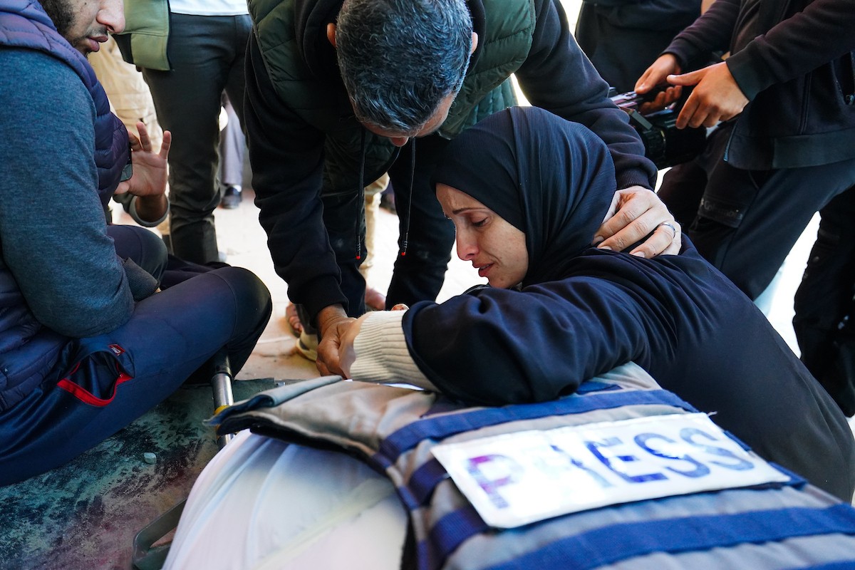 جنازة الزميل الصحفي محمد وشاح، مراسل قناة الجزيرة مباشر، الذي اغتيل في غارة جوية إسرائيلية بقطاع غزة، 9 أبريل/نيسان 2026.