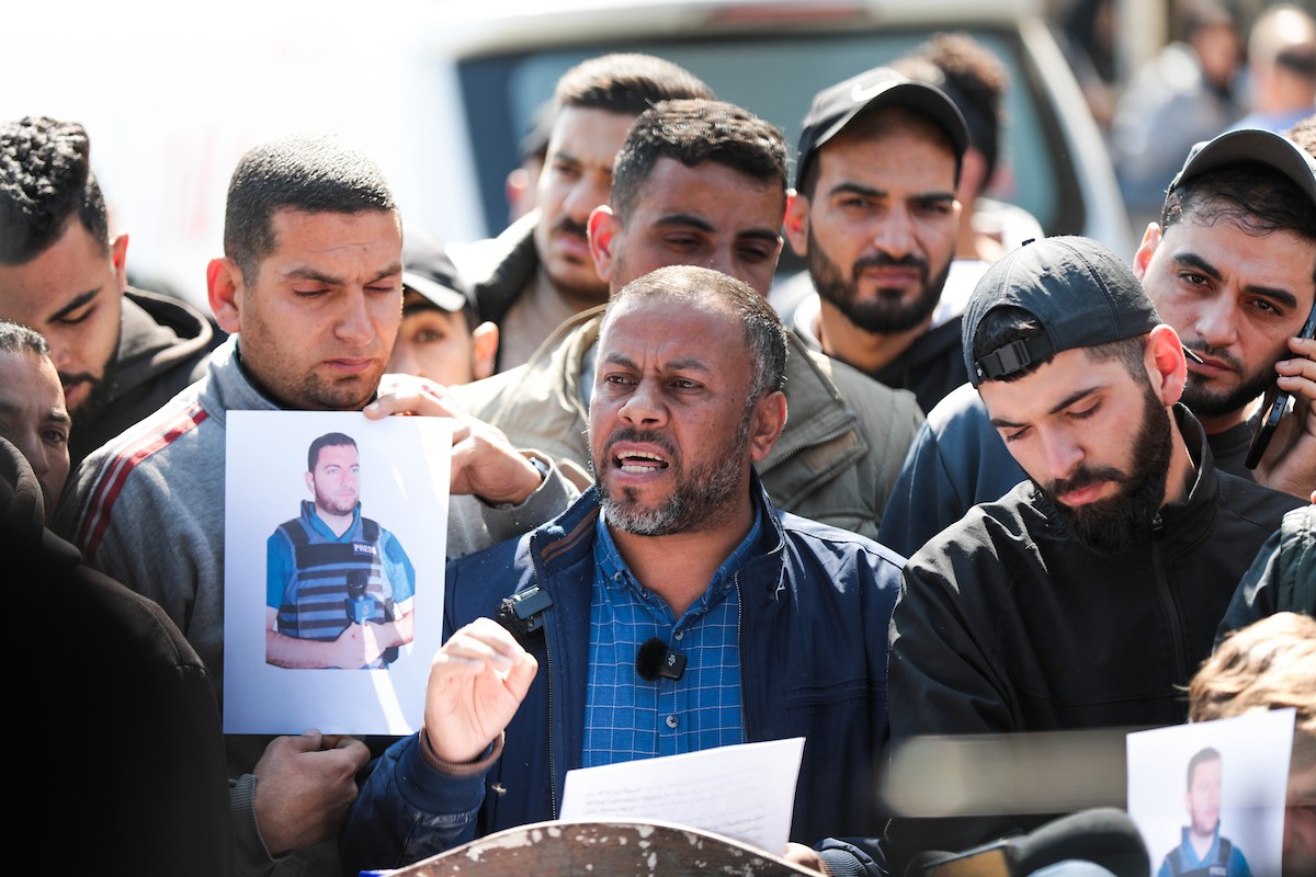 جنازة الزميل الصحفي محمد وشاح، مراسل قناة الجزيرة مباشر، الذي اغتيل في غارة جوية إسرائيلية بقطاع غزة، 9 أبريل/نيسان 2026.