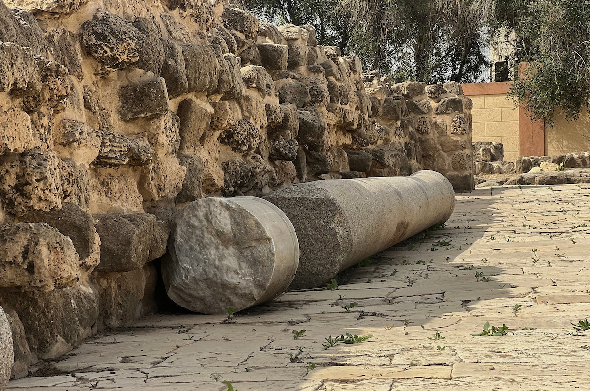 دير القديس هيلاريون وسط قطاع غزة المدرج على قائمة التراث العالمي وأحد أقدم المواقع الأثرية في الشرق الأوسط معرّض للخطر بسبب العدوان الإسرائيلي، النصيرات – وسط قطاع غزة، 18 أبريل/نيسان 2026، تصوير: يوسف أبو طفة