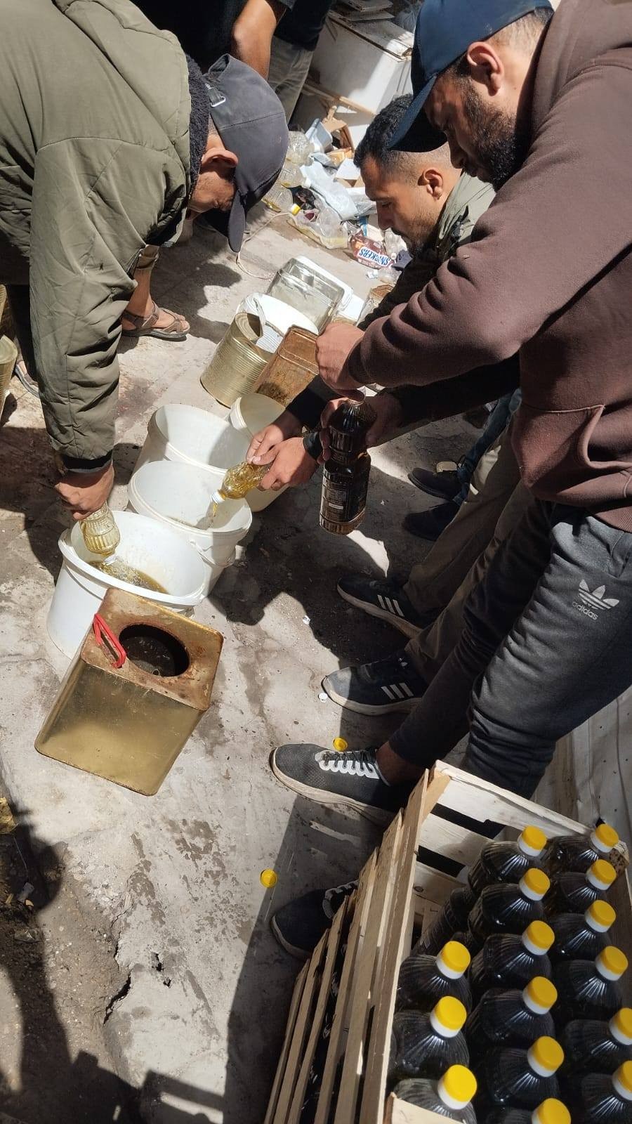 طواقم حماية المستهلك تتلف 4080 كيلوجرام من منتج المختوم شرق غزة.jpg