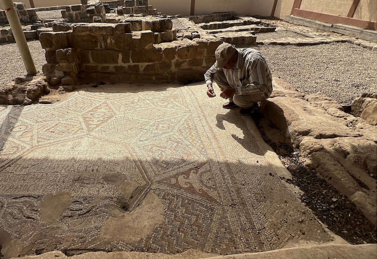 دير القديس هيلاريون وسط قطاع غزة المدرج على قائمة التراث العالمي وأحد أقدم المواقع الأثرية في الشرق الأوسط معرّض للخطر بسبب العدوان الإسرائيلي، النصيرات – وسط قطاع غزة، 18 أبريل/نيسان 2026، تصوير: يوسف أبو طفة