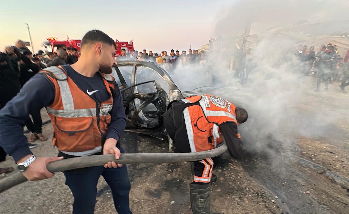 مركبة الزميل الصحفي الشهيد محمد وشاح، مراسل قناة الجزيرة مباشر بعد ان استهدفتها طائرة مسيّرة إسرائيلية غرب مدينة غزة  8 أبريل/نيسان 2026، (صورة: هادي داود )