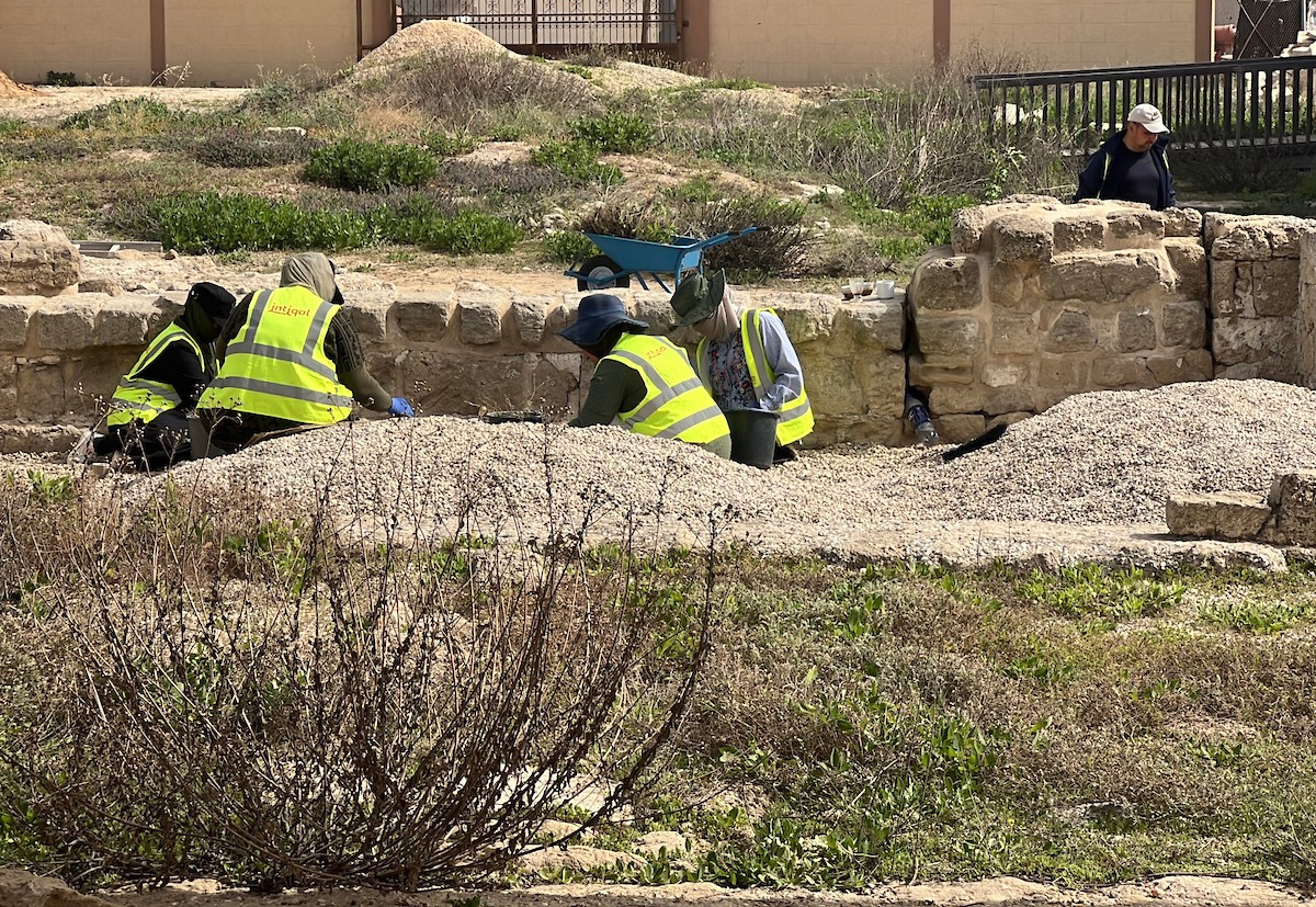 دير القديس هيلاريون وسط قطاع غزة المدرج على قائمة التراث العالمي وأحد أقدم المواقع الأثرية في الشرق الأوسط معرّض للخطر بسبب العدوان الإسرائيلي، النصيرات – وسط قطاع غزة، 18 أبريل/نيسان 2026، تصوير: يوسف أبو طفة