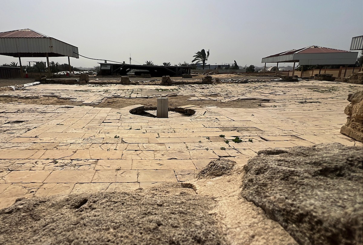 دير القديس هيلاريون وسط قطاع غزة المدرج على قائمة التراث العالمي وأحد أقدم المواقع الأثرية في الشرق الأوسط معرّض للخطر بسبب العدوان الإسرائيلي، النصيرات – وسط قطاع غزة، 18 أبريل/نيسان 2026، تصوير: يوسف أبو طفة