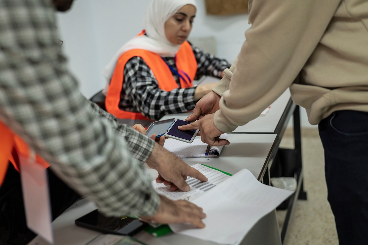25 أبريل/نيسان 2026، الناخبون يدلون بأصواتهم في مراكز اقتراع انتخابات الهيئات المحلية لعام 2026 في جنين  شمال الضفة الغربية  (Credit Image: © Matteo Placucci/ZUMA Press Wire\ APA Images )