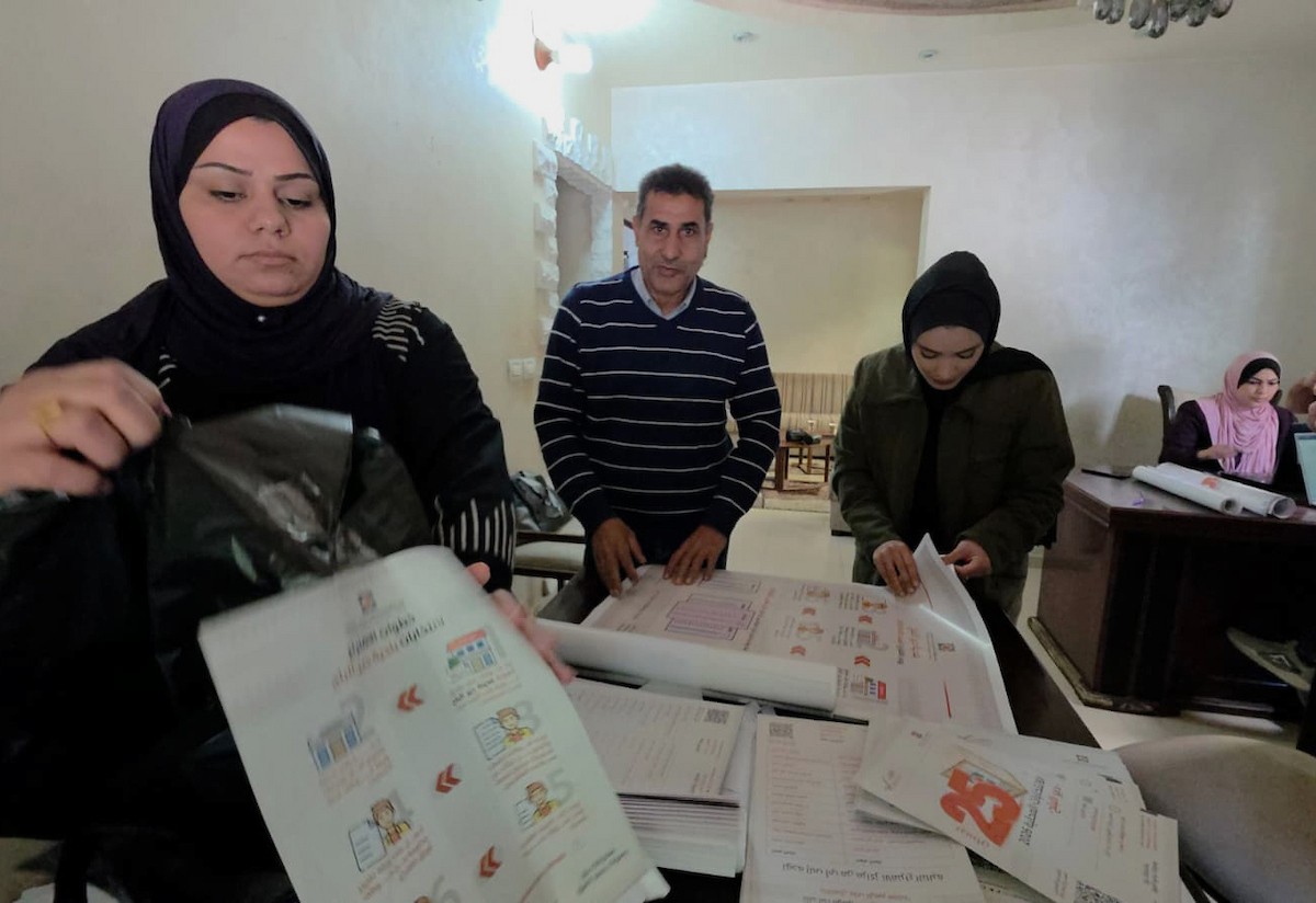 الحملة الانتخابية في مدينة دير البلح وسط قطاع غزة في 12 أبريل/نيسان 2026، ضمن الانتخابات المحلية المقرر إجراؤها في 25 أبريل/نيسان (صورة: أحمد إبراهيم)