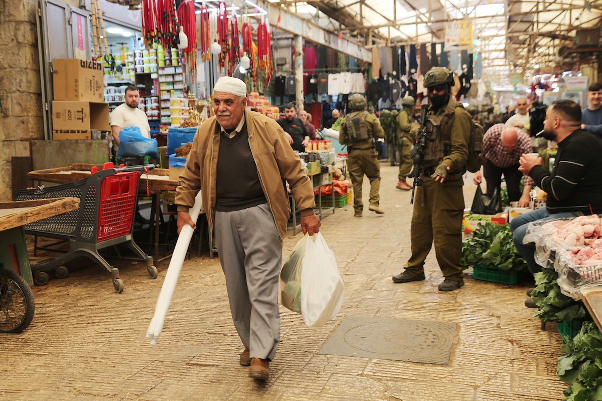 القوات الإسرائيلية تقتحم البلدة القديمة في نابلس، شمال الضفة الغربية، 27 أبريل/نيسان 2026 (صورة من محمد ناصر)