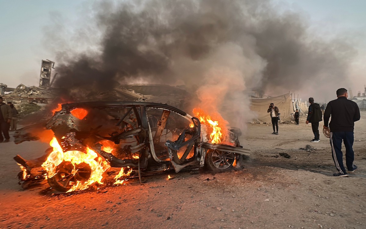 مركبة الزميل الصحفي الشهيد محمد وشاح، مراسل قناة الجزيرة مباشر بعد ان استهدفتها طائرة مسيّرة إسرائيلية غرب مدينة غزة  8 أبريل/نيسان 2026، (صورة: هادي داود )