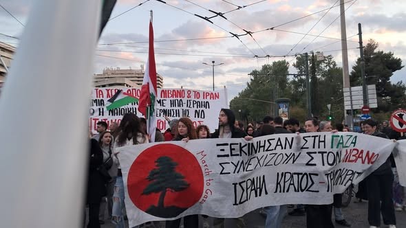 وقفة ومسيرة أمام السفارة الإسرائيلية في اليونان.jpg