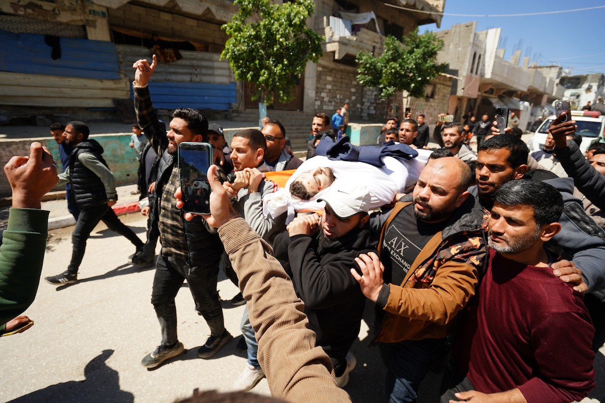 جنازة الزميل الصحفي محمد وشاح، مراسل قناة الجزيرة مباشر، الذي اغتيل في غارة جوية إسرائيلية بقطاع غزة، 9 أبريل/نيسان 2026.