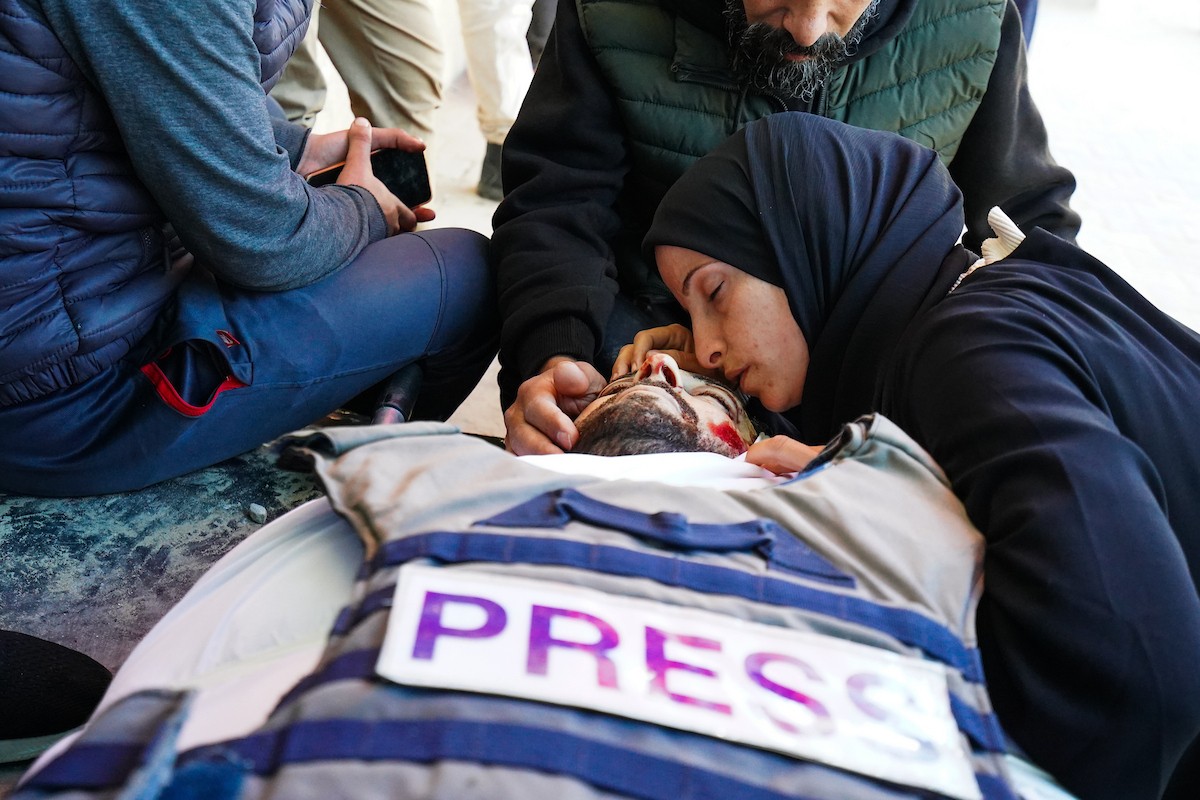 جنازة الزميل الصحفي محمد وشاح، مراسل قناة الجزيرة مباشر، الذي اغتيل في غارة جوية إسرائيلية بقطاع غزة، 9 أبريل/نيسان 2026.