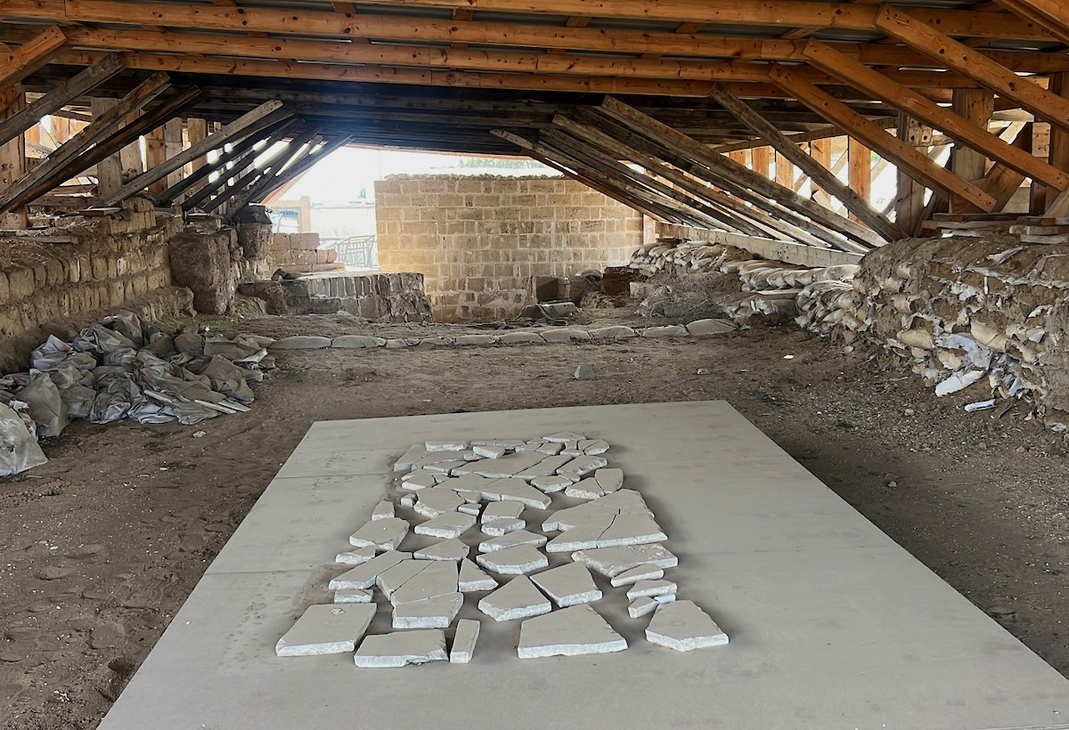 دير القديس هيلاريون وسط قطاع غزة المدرج على قائمة التراث العالمي وأحد أقدم المواقع الأثرية في الشرق الأوسط معرّض للخطر بسبب العدوان الإسرائيلي، النصيرات – وسط قطاع غزة، 18 أبريل/نيسان 2026، تصوير: يوسف أبو طفة