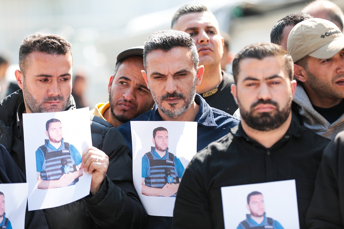 جنازة الزميل الصحفي محمد وشاح، مراسل قناة الجزيرة مباشر، الذي اغتيل في غارة جوية إسرائيلية بقطاع غزة، 9 أبريل/نيسان 2026.