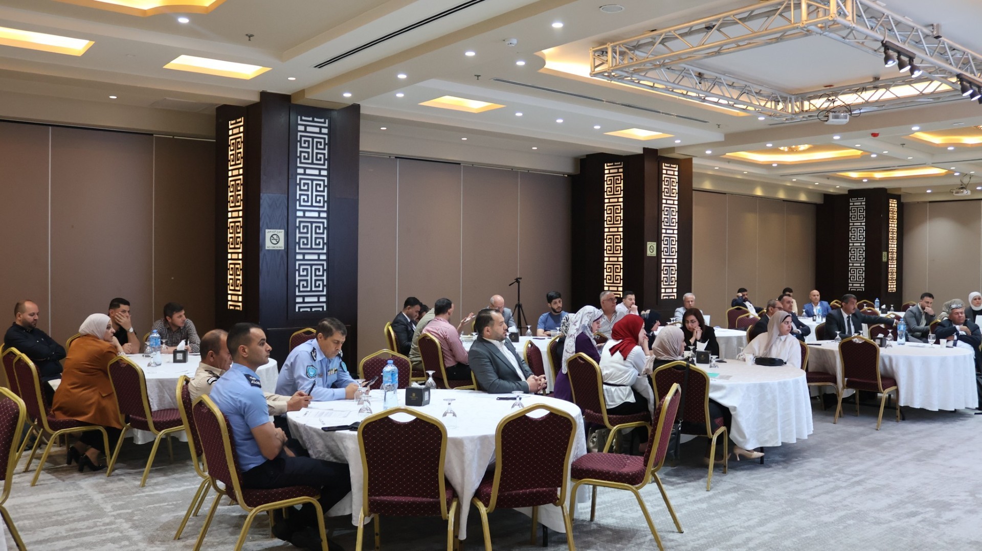 سلطة جودة البيئة تعقد ورشة حول تصنيف المشاريع التطويرية ...jpg