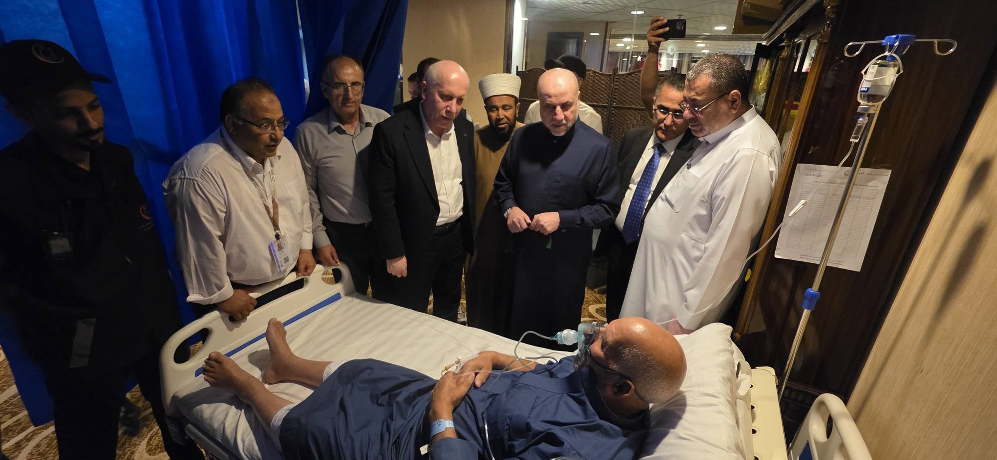 وزير الأوقاف يترأس اجتماع بعثتي الحج في مكة 134.jpg