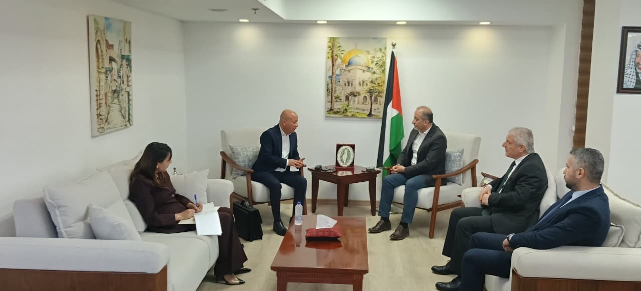 خلال اجتماع عقد بمقر المندوبية في القاهرة  ...jpg