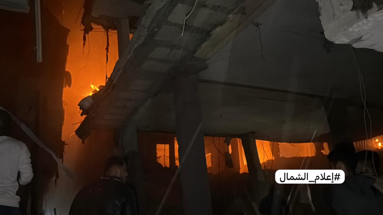 _استهداف منزل من الطيران الحربي بصاروخين على الاقل في مخيم الشاطئ غرب مدينة غزة بعد تحذيره مسبقاً..jpg