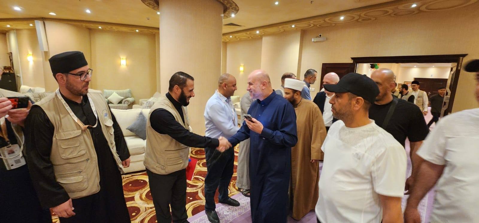 وزير الأوقاف يترأس اجتماعاً لبعثتي الحج الإدارية والإرشادية في مكة المكرمة لبحث خطط التفويج وخدمة الحجاج 111.jpg