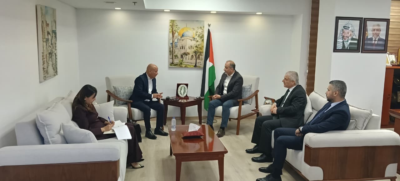 خلال اجتماع عقد بمقر المندوبية في القاهرة ...jpg