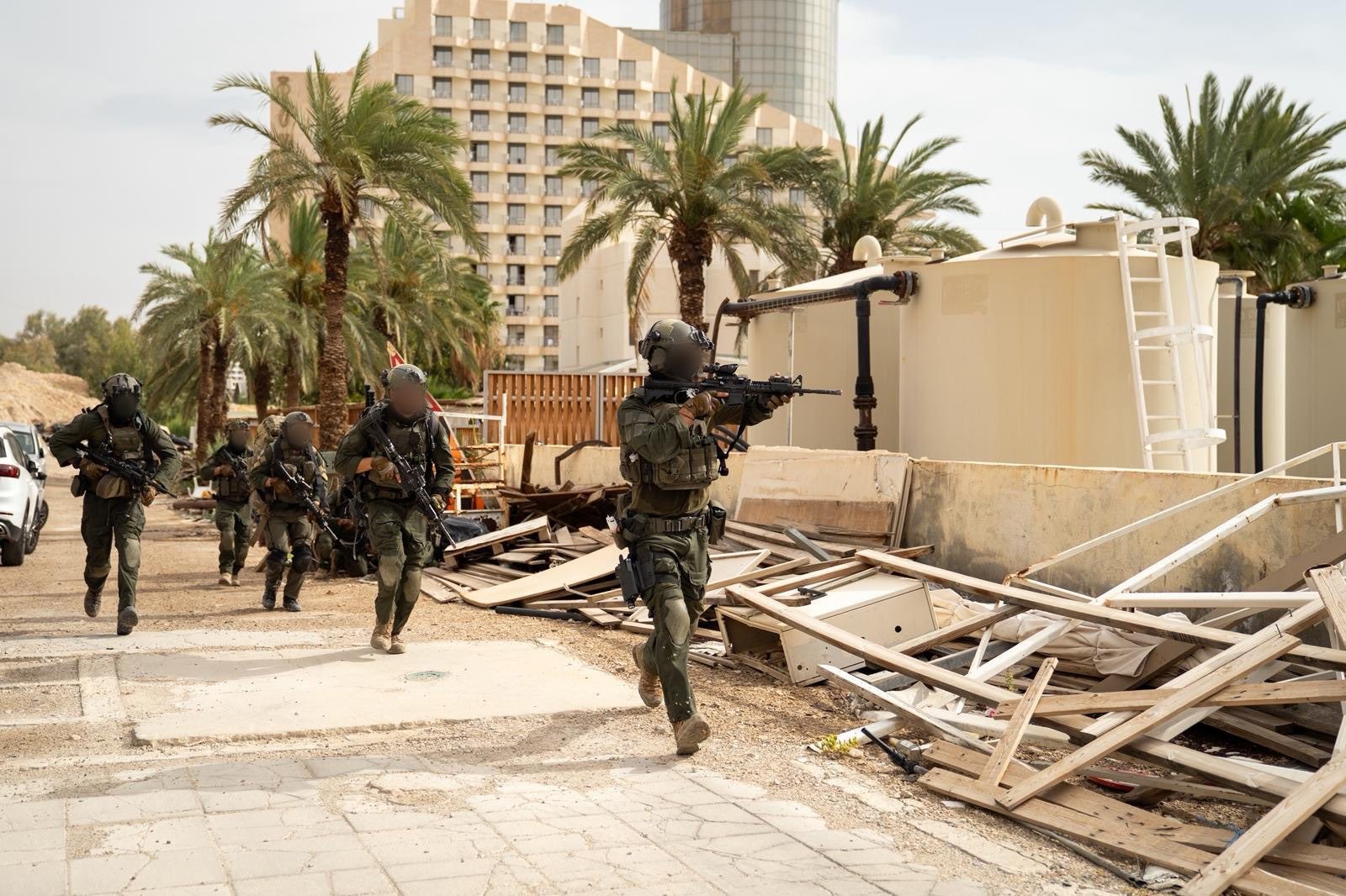 الجيش الإسرائيلي يجري مناورة عسكرية مفاجئة على الحدود الشرقية مع الأردن، تحت اسم «الكبريت والنار» (صورة من الجيش الإسرائيلي)...jpg