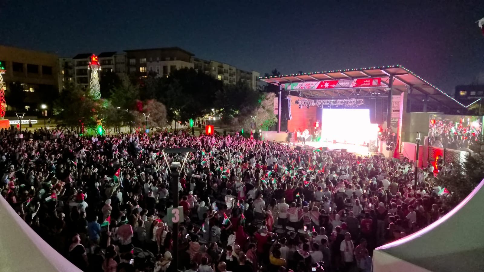 عمر العبداللات في مدينة دالاس .....jpg