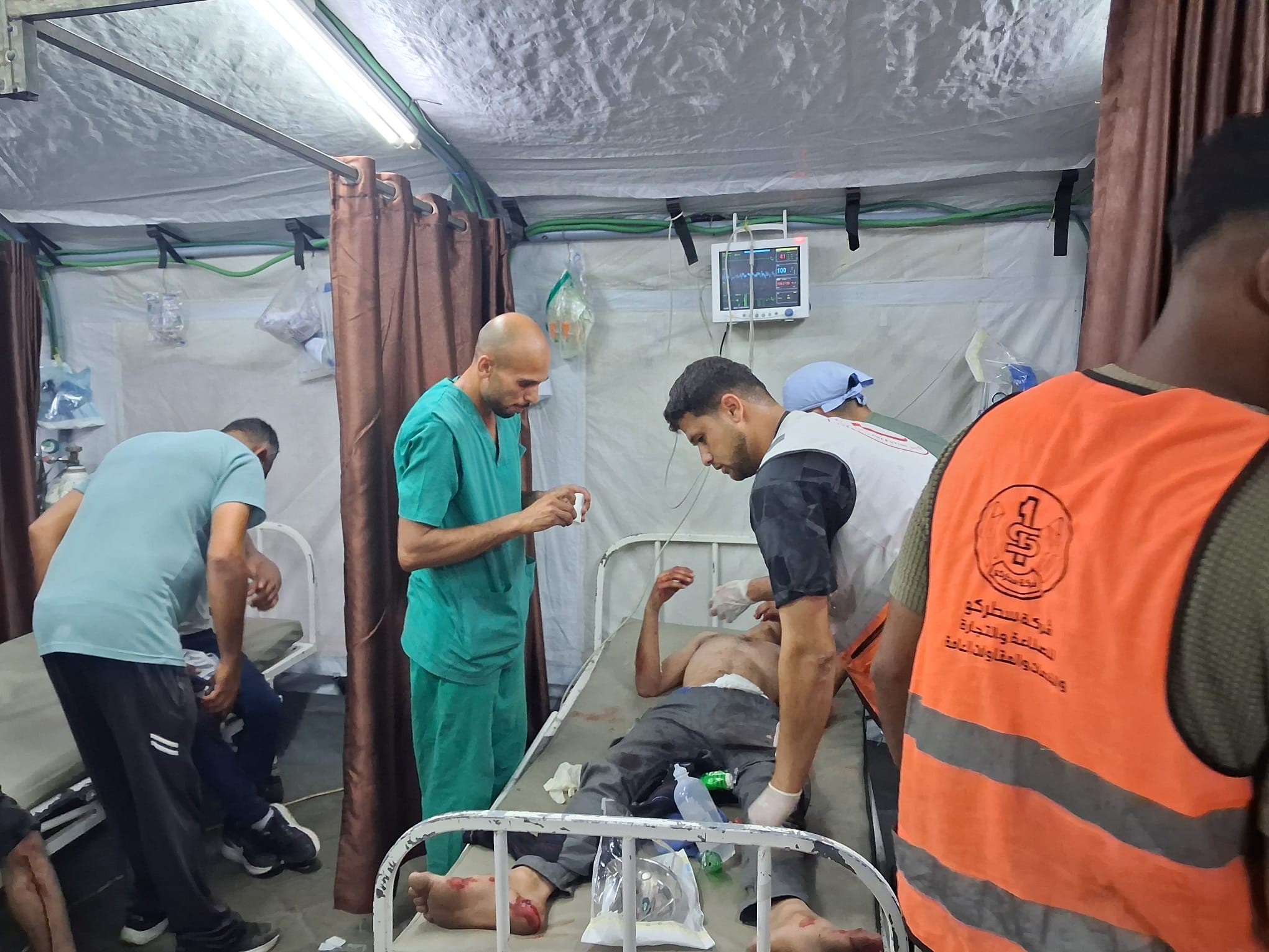 مستشفى المواصي الميداني التابع لجمعية الهلال الأحمر الفلسطيني  3.jpg