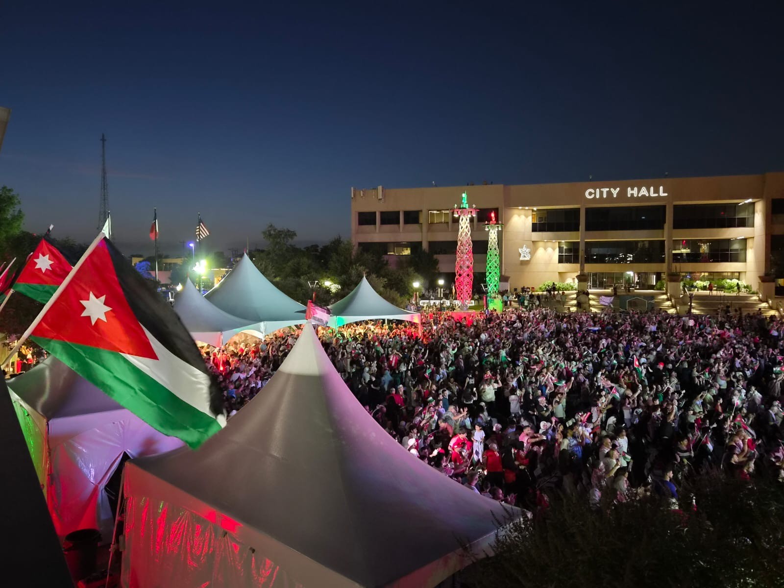 عمر العبداللات في مدينة دالاس ....jpg