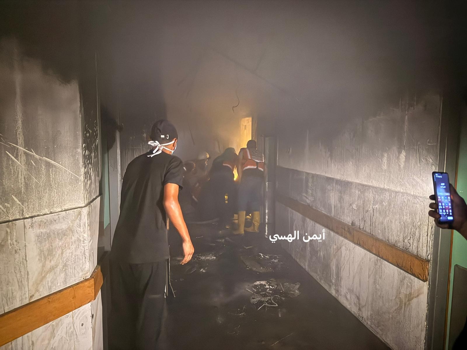 اندلاع حريق عرضي في مبنى العمليات بمجمع الشفاء الطبي ومحاولات للدفاع المدني للسيطرة عليه ............ز.jpg