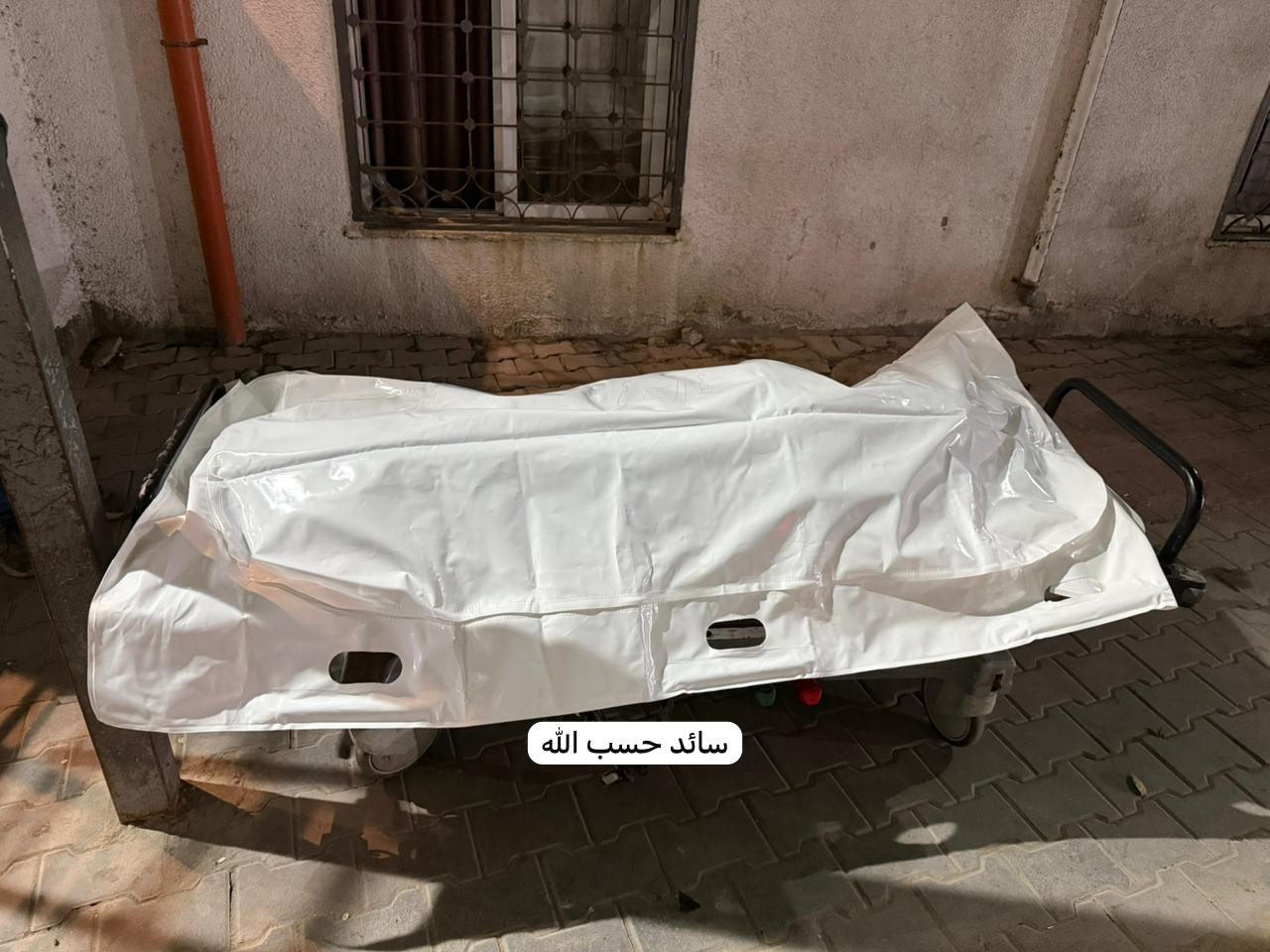 وصل إلى مجمع مستشفى الشفاء الطبي الشهيدة لانا الصفدي تبلغ من العمر 14 عام.jpg