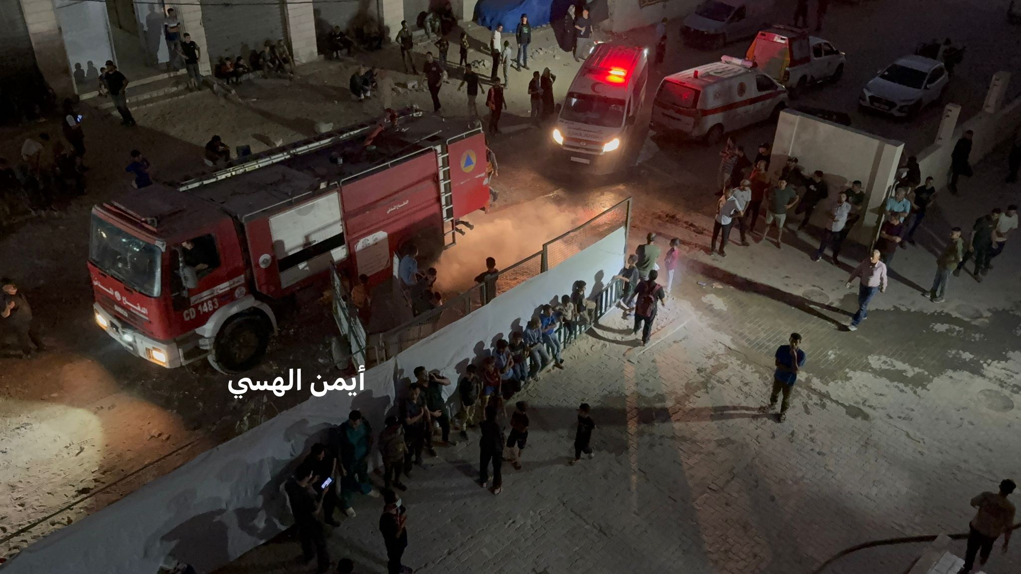 اندلاع حريق عرضي في مبنى العمليات بمجمع الشفاء الطبي ومحاولات للدفاع المدني للسيطرة عليه.jpg