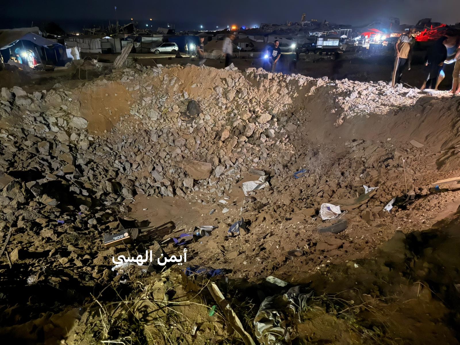 اغارت الطائرات الحربية الاسرائيلية على أرض تؤوي نازحين في حي الشيخ عجلين غرب مدينة غزة 2.jpg