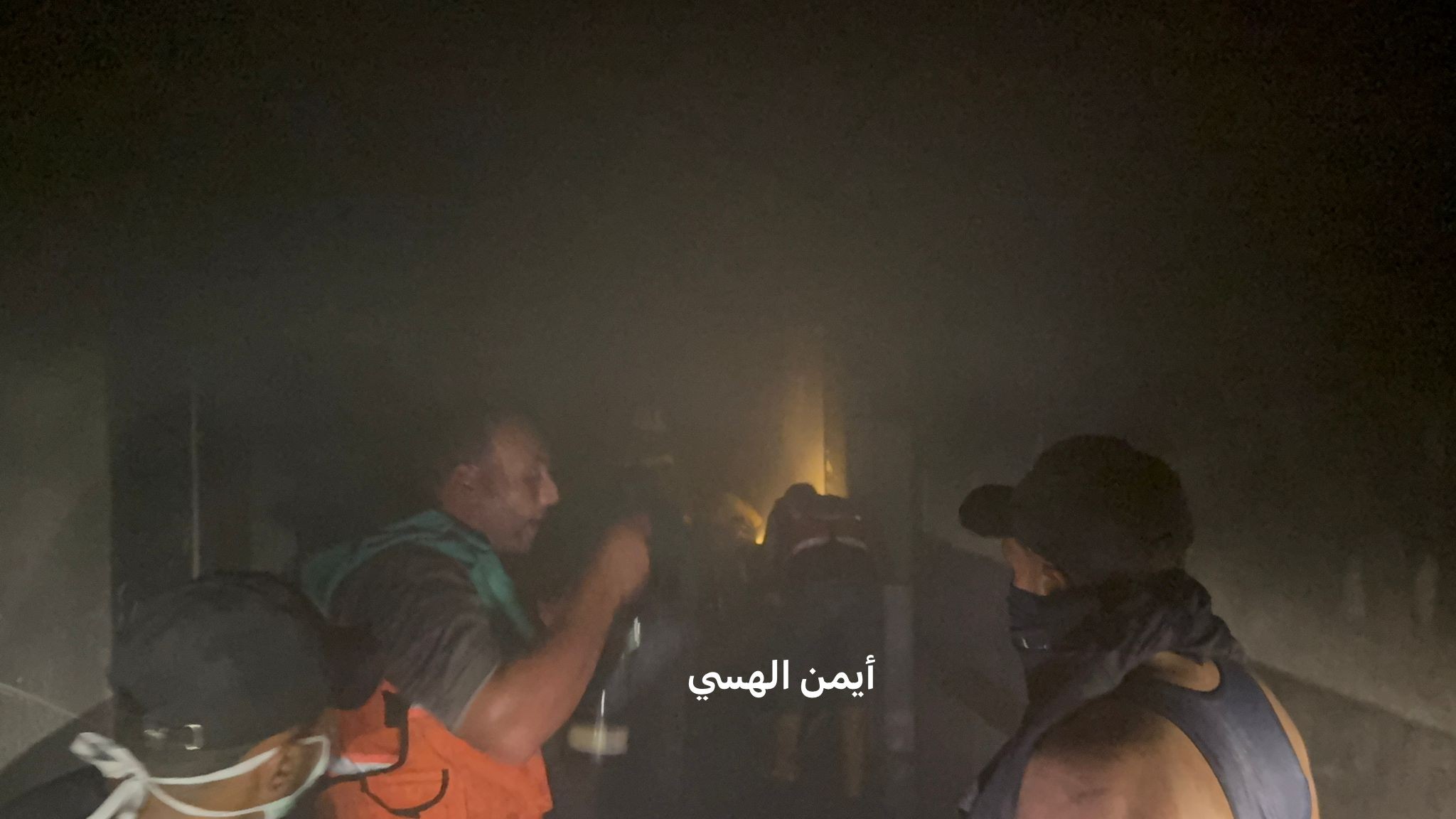 اندلاع حريق عرضي في مبنى العمليات بمجمع الشفاء الطبي ومحاولات للدفاع المدني للسيطرة عليه ....jpg