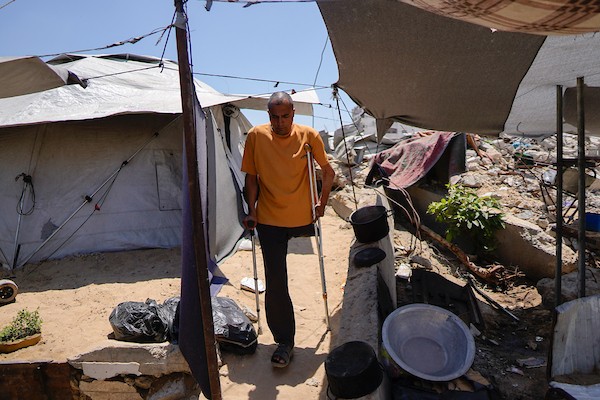 المعتقل الفلسطيني المفرج عنه عبد الله أبو هربيد في مدينة غزة، بعد الإفراج عنه من الاعتقال، في 24 يونيو/ حزيران 2026.تصوير: محمد أبو القمصان