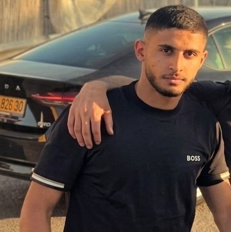 ضحية جريمة القتل الليلة في مدينة الطيبة هو الشاب بكر نصيرات (19 عاما).jpg